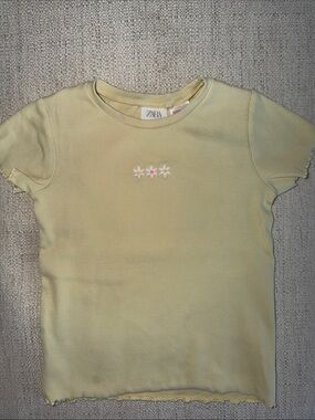 ZARA Kids Pale Yellow Ribbed Tee with Daisy Embroidery